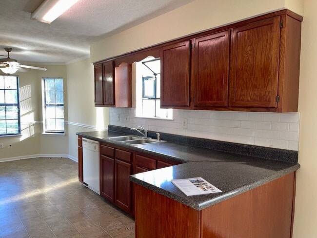 Photo - Spacious 3 Bed/2 Bath Ranch with Over 1800...