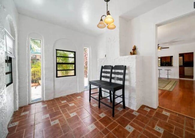 Photo - 625 Selkirk St