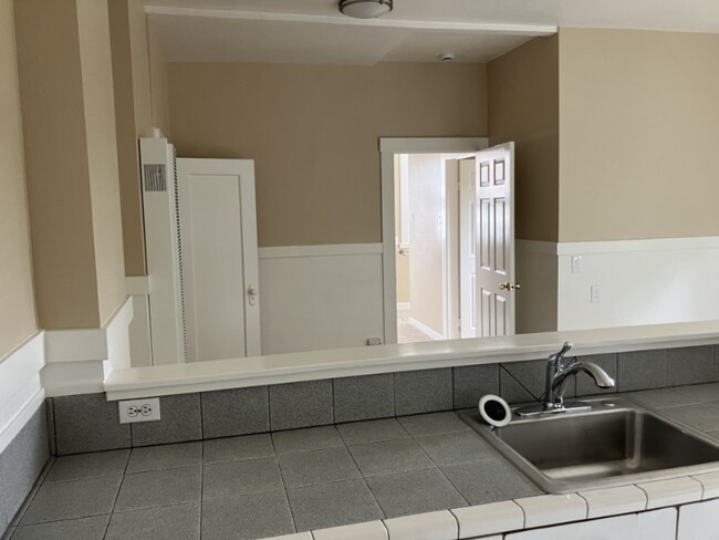 Photo - 1526 Everett St Unit 4