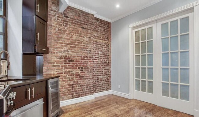 Photo - Mott Street Unit 7