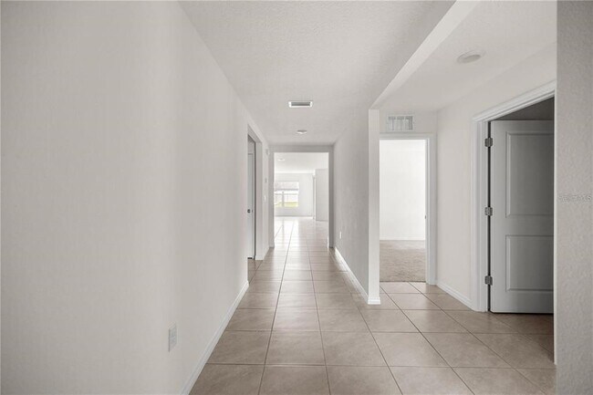 8904 SW 50th Ter