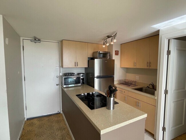 Photo - Furnished 1 Bedroom Island Colony Great Amenities!