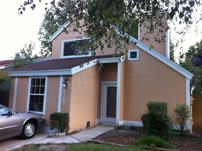 Charming 3-Bed, 2-Bath Home in a Prime Loc... - Charming 3-Bed, 2-Bath Home in a Prime Loc...