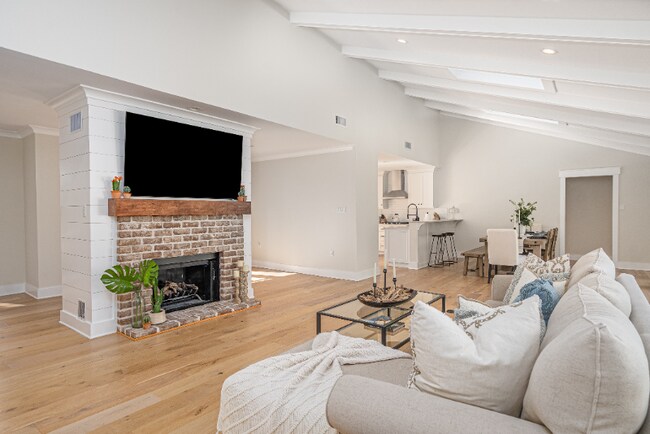 Photo - 10 Howley Ln