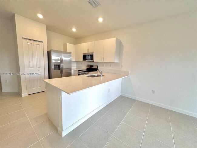 Photo - 2490 SE 29th St