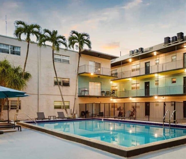 Building Photo - 5525 SW 41st St Unit 221