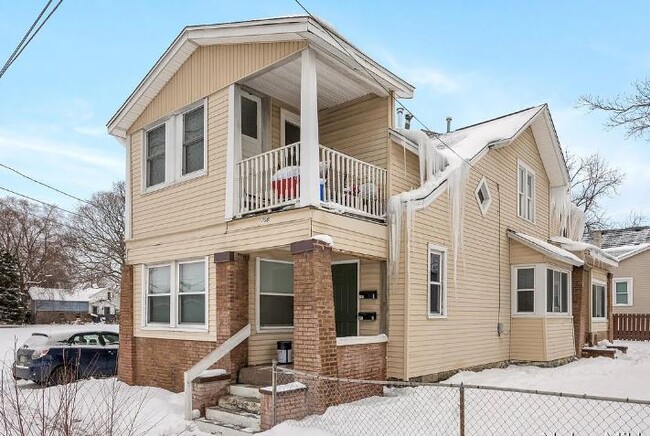 Building Photo - 700 Broadway Ave NW Unit 1A