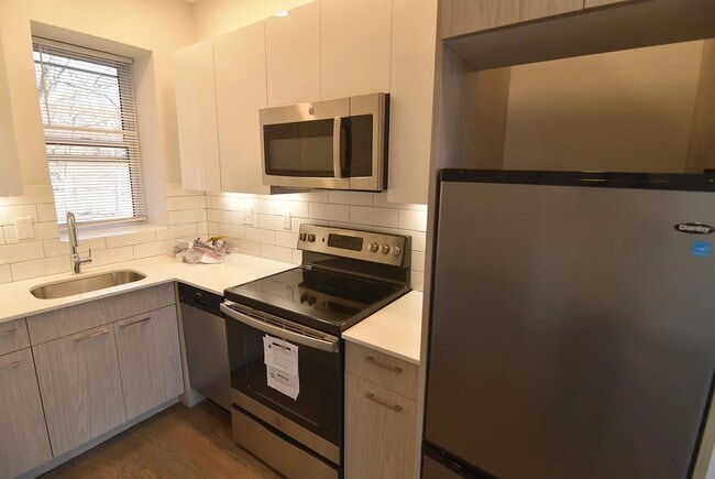 Building Photo - 191 Park Dr Unit 3