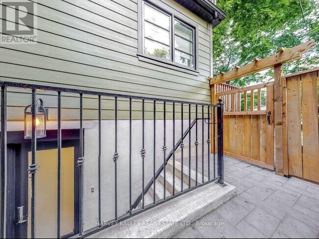 Photo - 10 Duggan Ave