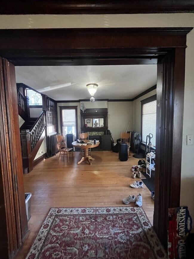 Cozy 4 Bed 1 Bath near UWEC!