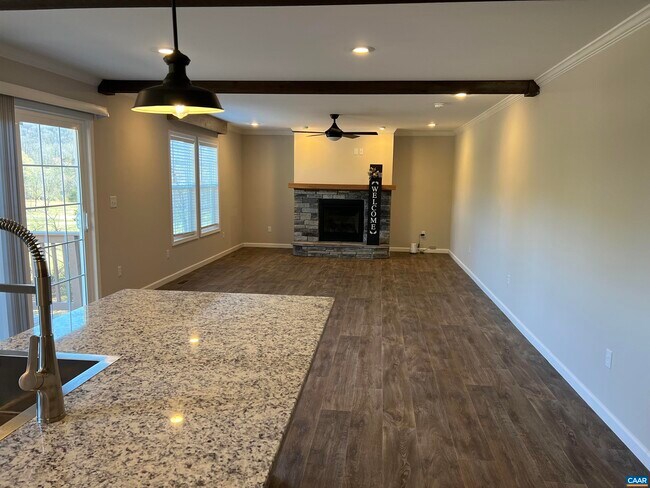 Photo - 3123 Scottsville Rd