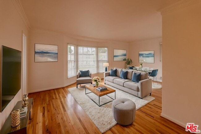 Building Photo - 5324 Vantage Ave Unit 4