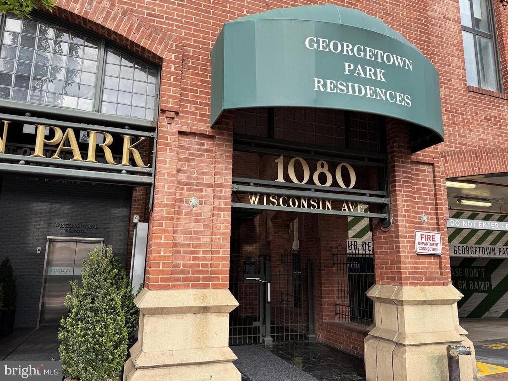 Photo - 1080 Wisconsin Ave NW Unidad 501