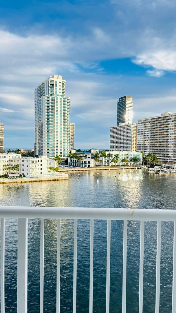 Building Photo - Stunning Waterfront One-Bedroom Apartment with Spectacular Views!