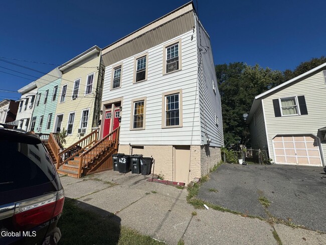 Building Photo - 193 Livingston Ave Unit 1st Floor