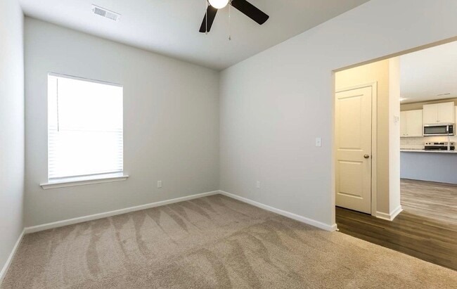 Photo - 211 White Flds Ave