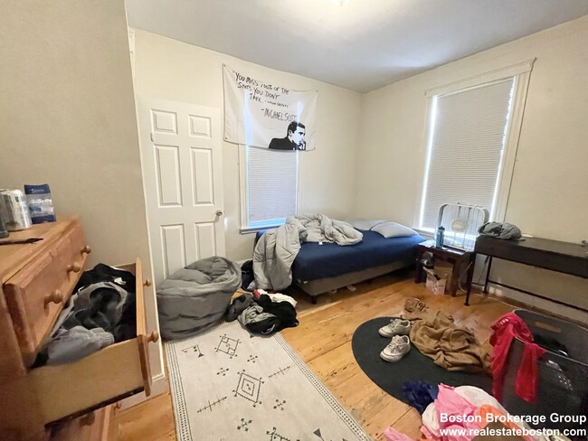 37 Hillside St Unit 1