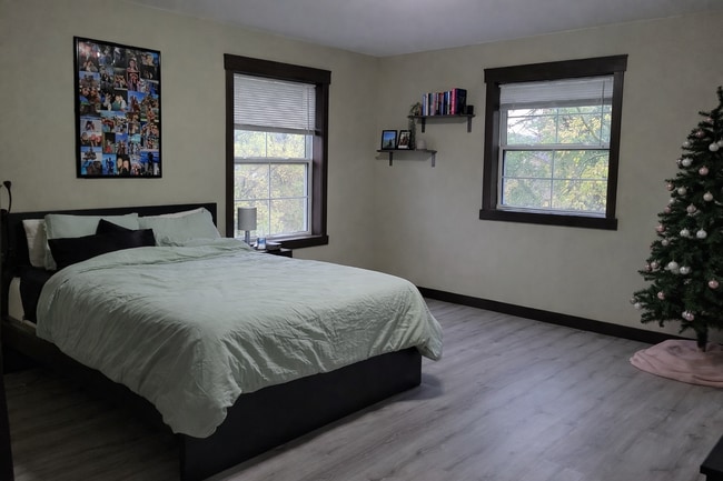Photo - 5 Bed 3 Bath close to UWEC, bike trails, Carson Park, and The Sonnentag! Unit 1