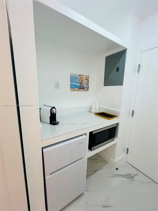 Photo - 1455 Michigan Ave Unit 12