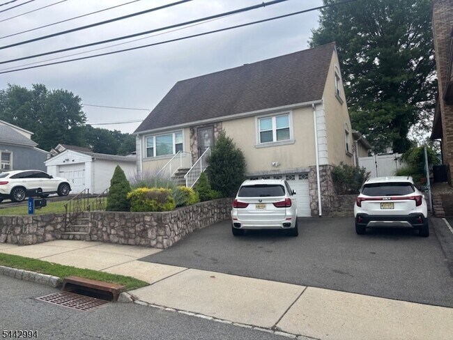 Photo - 30 Meriline Ave