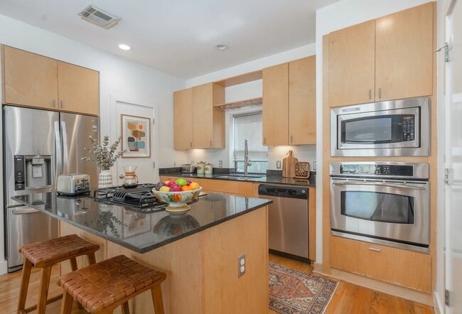 Photo - 4302 Spencer St