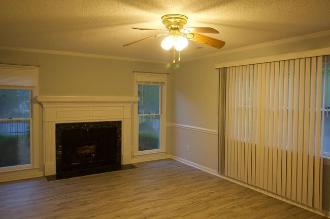 Photo - 2911 Cedar Creek Rd