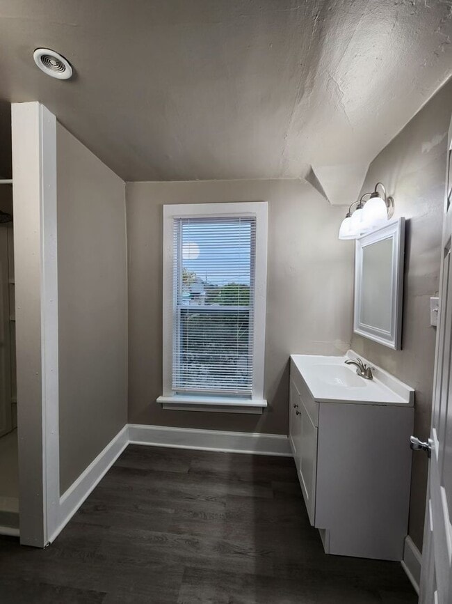 Photo - 702 S Commercial St Unit 109 Division St