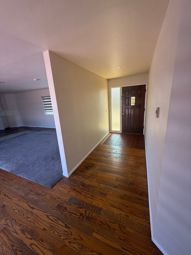 Photo - 2915 Sylvia St
