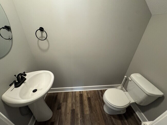 Photo - 107 S Shay Rd