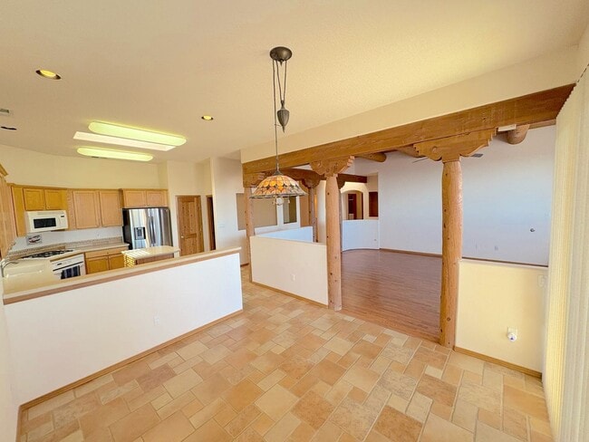 Building Photo - Immaculate 3 bedroom in Rio Rancho! Stunni... Rental