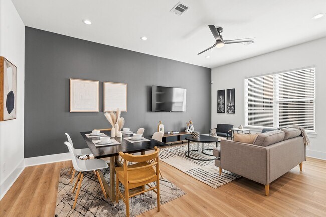 Photo - 5208 Pine Tree Dr