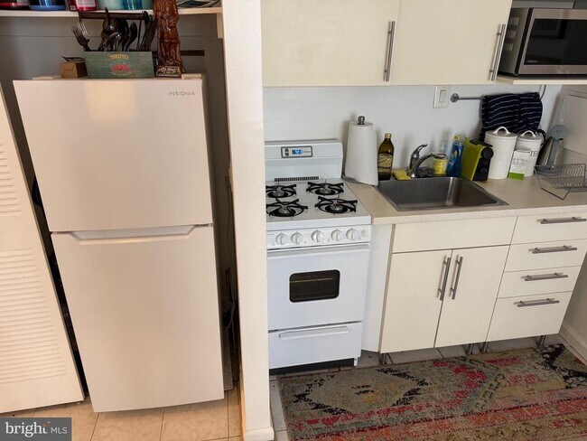 Photo - 950 25th St NW Unit 523N