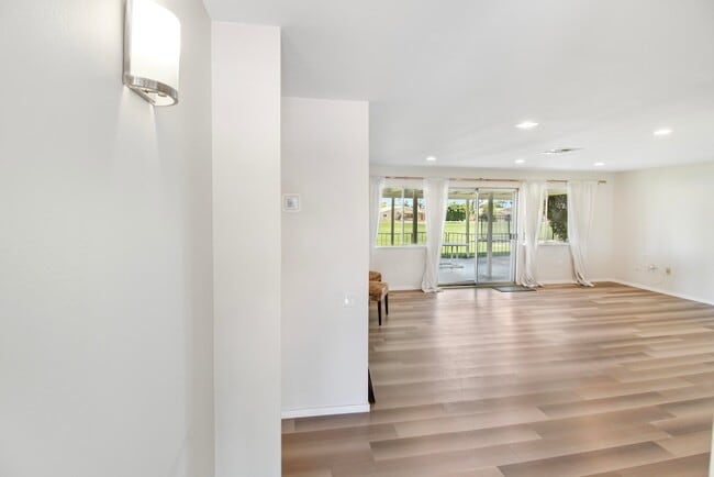 Photo - 43480 Illinois Ave