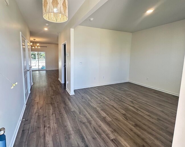 Photo - 340 Emery Oak Dr