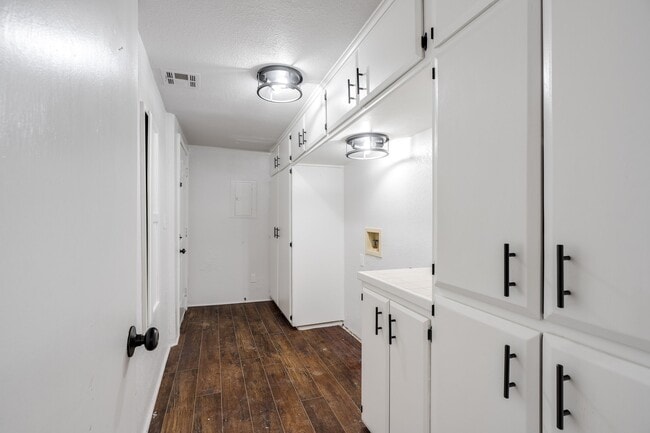 Photo - 1528 N Beard Ave