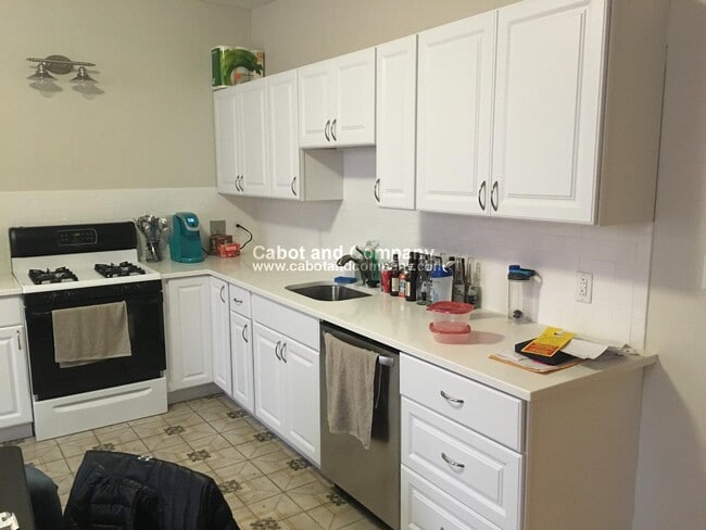 Photo - 443 Hanover St Unit 2