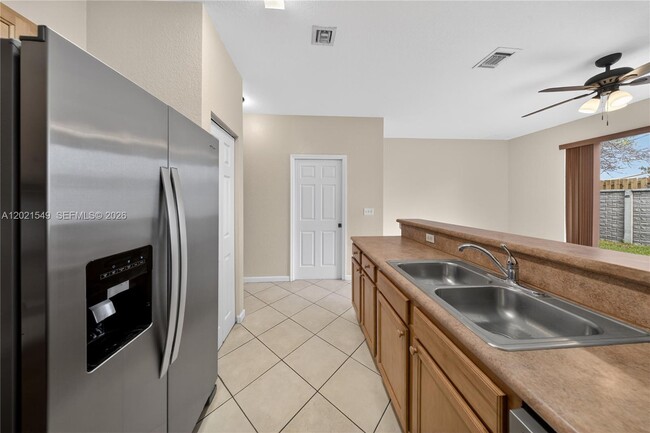 Photo - 12010 SW 268th St Unit 37