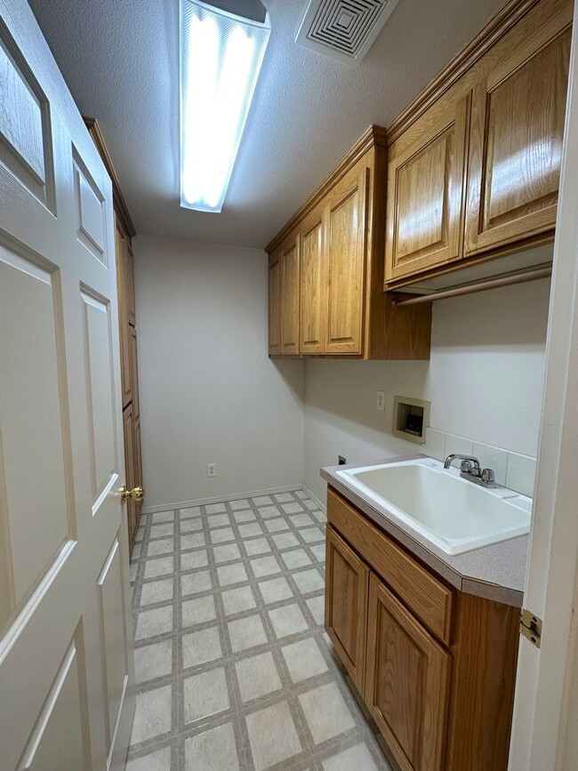 Photo - 1642 Diamond Peak Ct NW