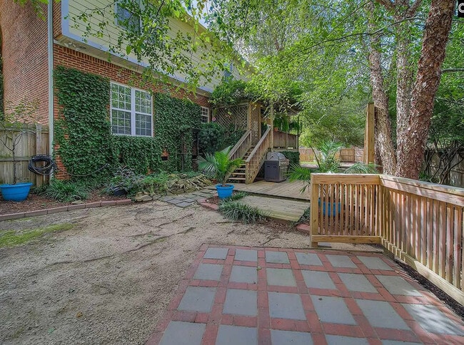 Photo - 110 Belfair Rd