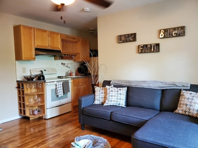 Photo - 480 Parkway Dr Unit 3R