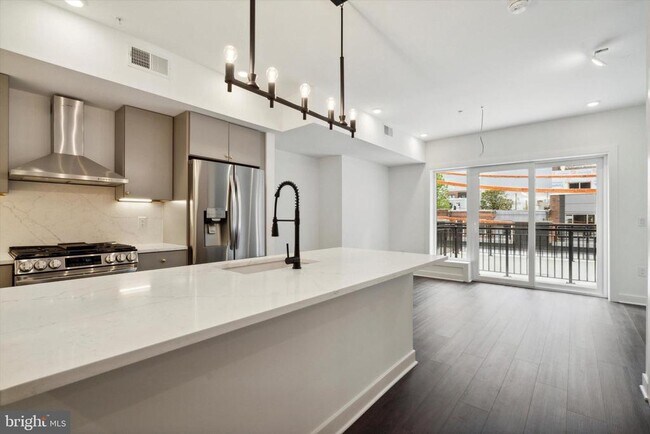Photo - 2636 E York St Unit 208