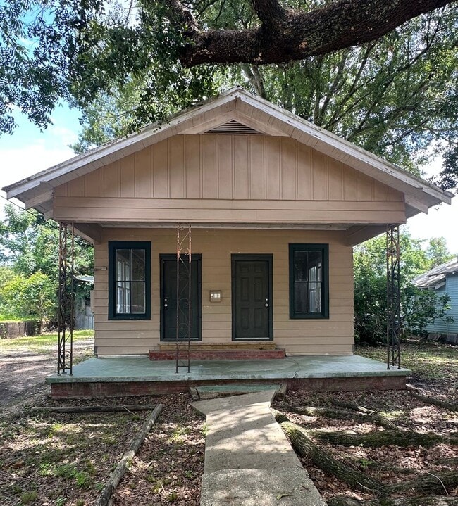 3 bedroom, 1 bathroom Home NOW AVAILABLE! - 3 bedroom, 1 bathroom Home NOW AVAILABLE!