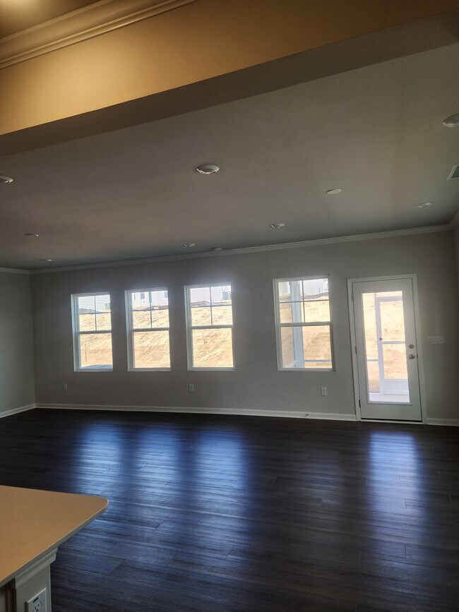 Photo - 508 Hanover Shr Ln