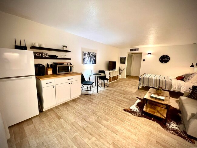 Photo - 3003 Summer Hill Pl