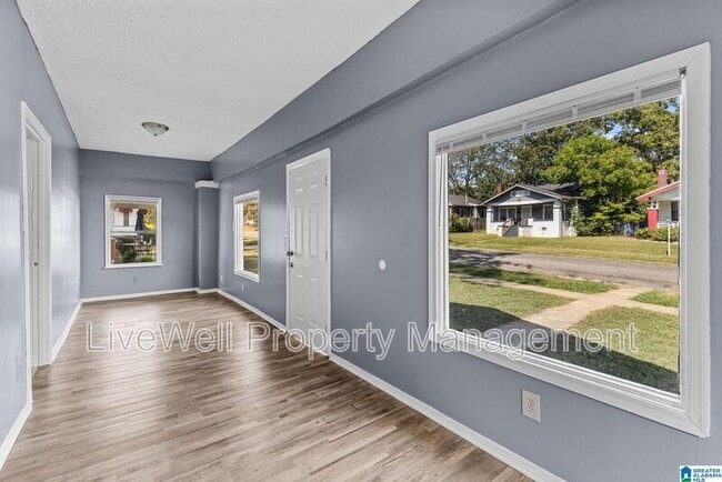 Photo - 1621 2nd Ct W