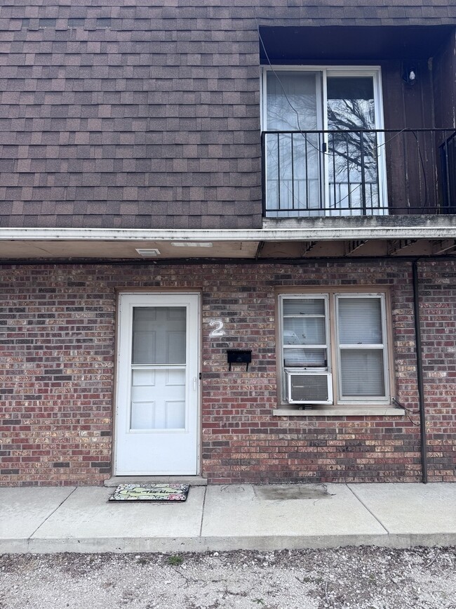 Building Photo - 207 W Hydraulic Ave