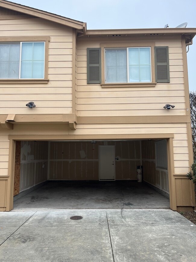 Photo - 2436 Avignon Cir