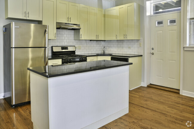 Building Photo - 850 W Cornelia Ave Unit 1E Rental