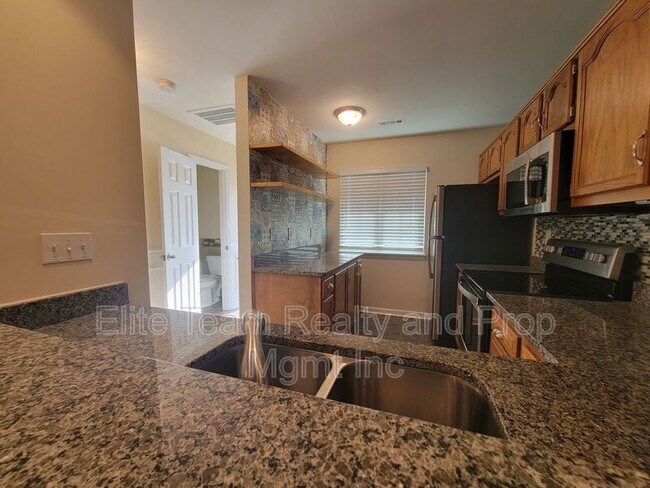 Photo - 3811 Mosscroft Ln