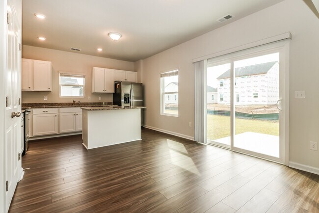 Photo - 363 Augustine Dr